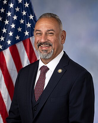 Gilbert Cisneros